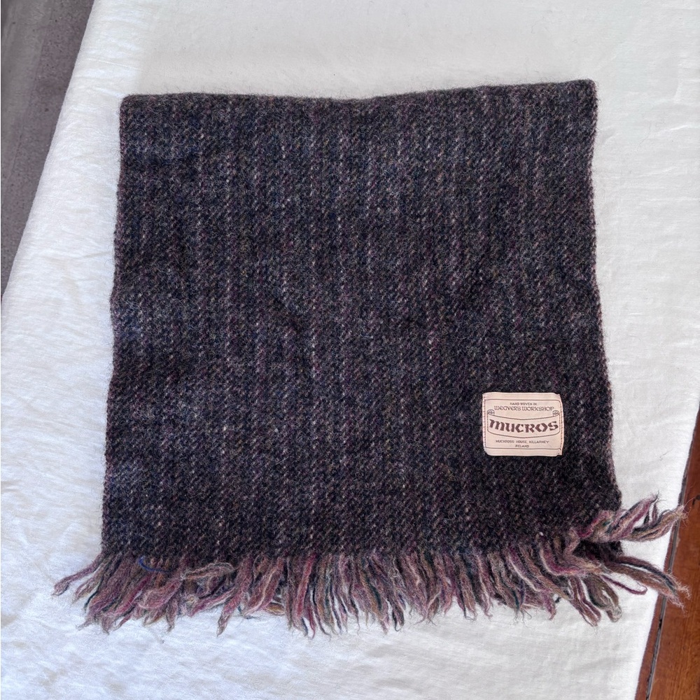 Mucros WeaversWool Scarf Traditional Herringbone Pattern Fringed Ends 68 inches